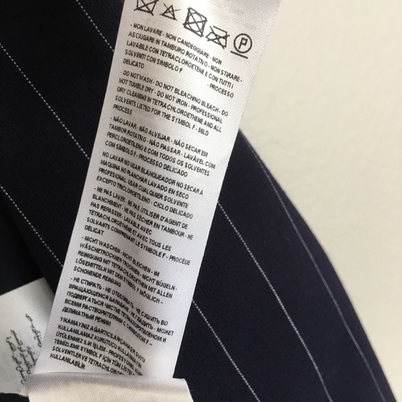 A|X Armani Exchange | Cropped Angle Front Blazer - Picture 6 of 8